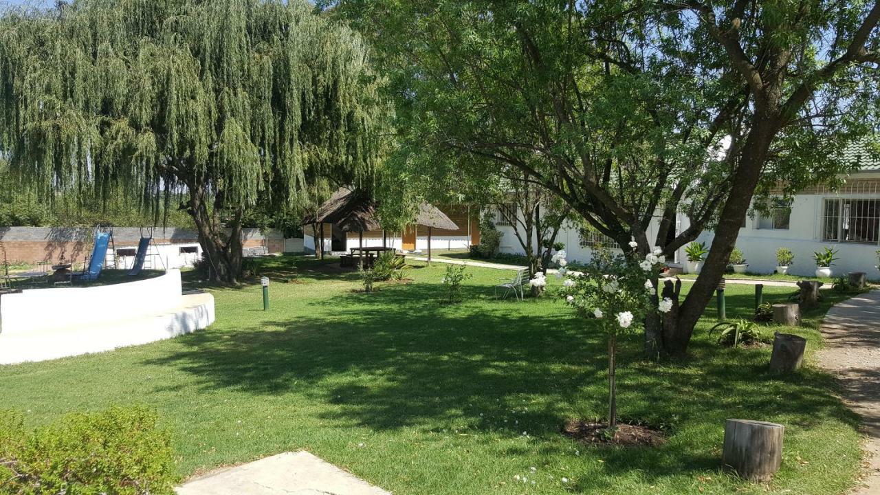 Simbasun Cottages Midrand Exterior foto