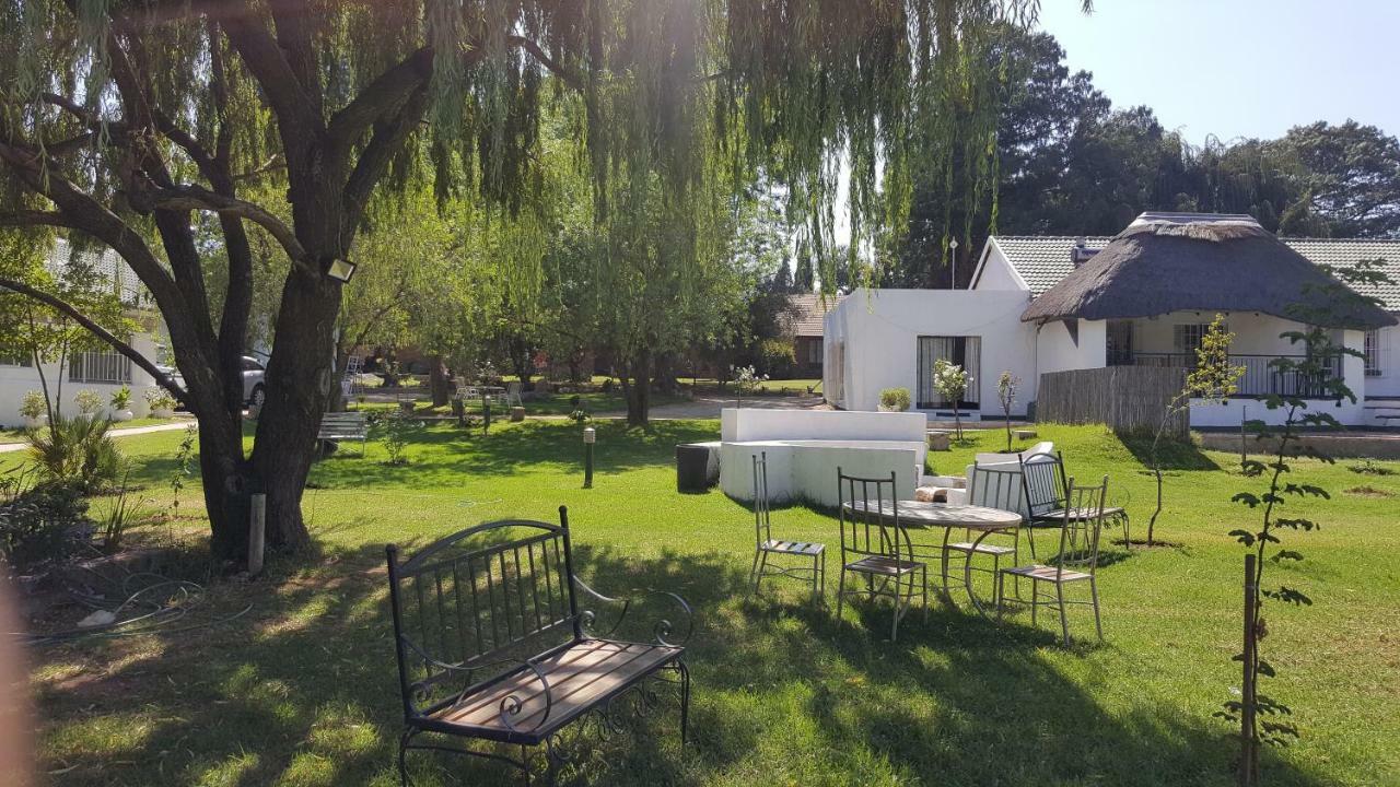 Simbasun Cottages Midrand Exterior foto