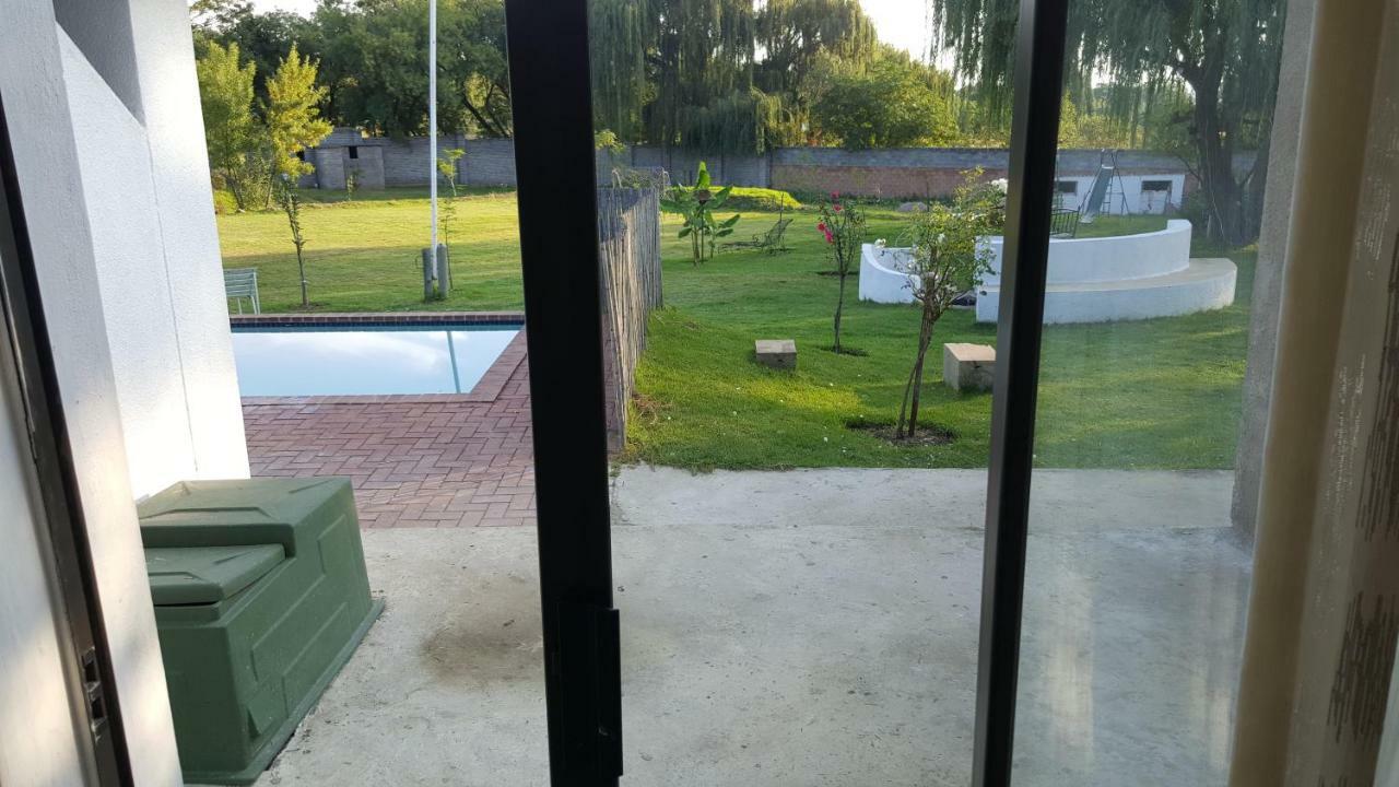 Simbasun Cottages Midrand Exterior foto
